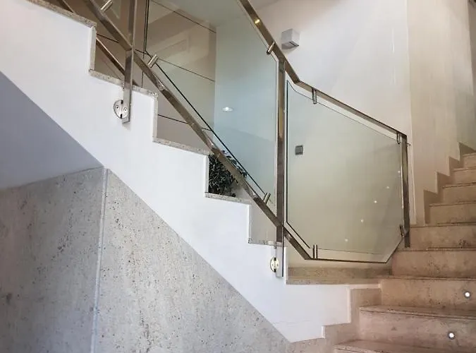 Galileo Flats - Palacio De Congresos Lägenhetshotell 2*